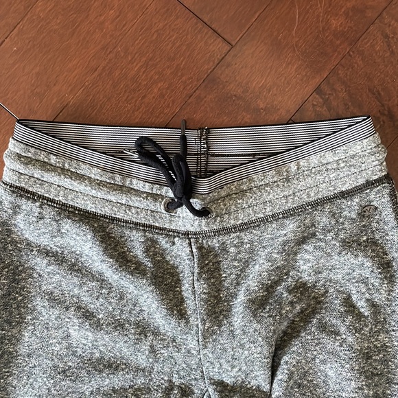American Eagle jogger dark grey with fleck elastic waist with tie string Sz XS - Picture 3 of 6